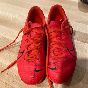 Nike size 4 soccer shoe. Bright Red.
